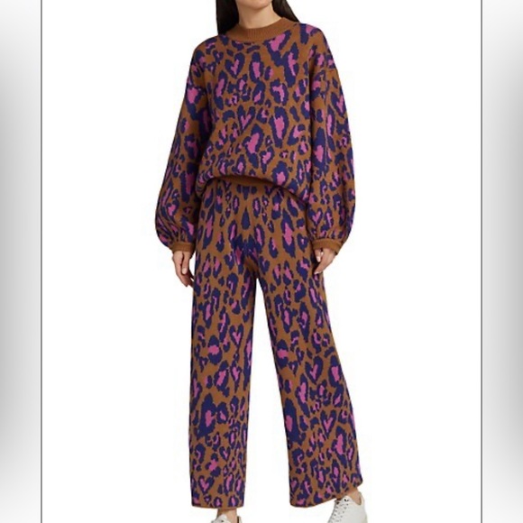 FARM Rio Sweaters - NWT FARM Rio Leopard Pop Caramel Sweater Size L